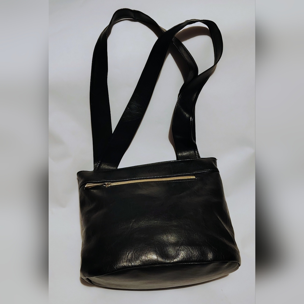 Giannini Classic Women's Black Simulated Leather Shoulder Bag/Purse